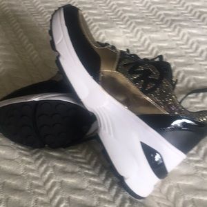 BRAND NEW MICHAEL KORS FASHION SNEAKERS
